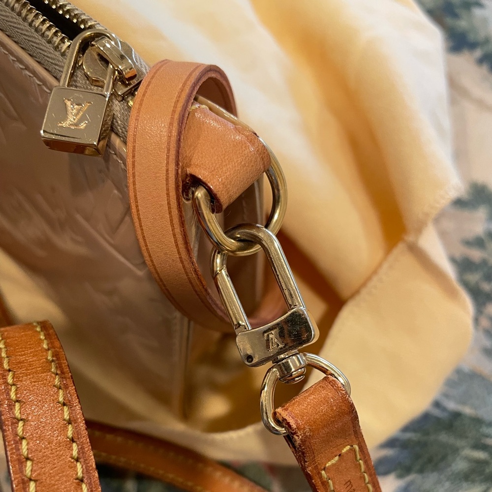 Louis Vuitton Vernis Lexington Patent Leather Bag - Picture 4 of 13